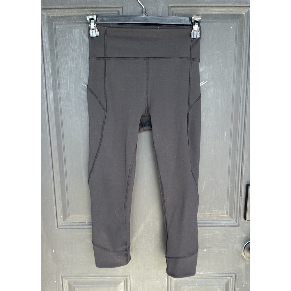 Lululemon In Movement Crop Everlux 19.5" Black Size 4 Pant Leggings W6AHJ